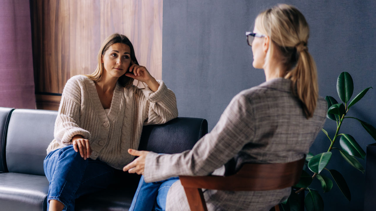 Als Mental Health First Aider fungieren Sie im Rahmen betrieblicher Organisationsstruktur als erster Ansprechpartner für psychisch beanspruchte Kollegen oder Mitarbeiter von psychisch belasteten Personen.